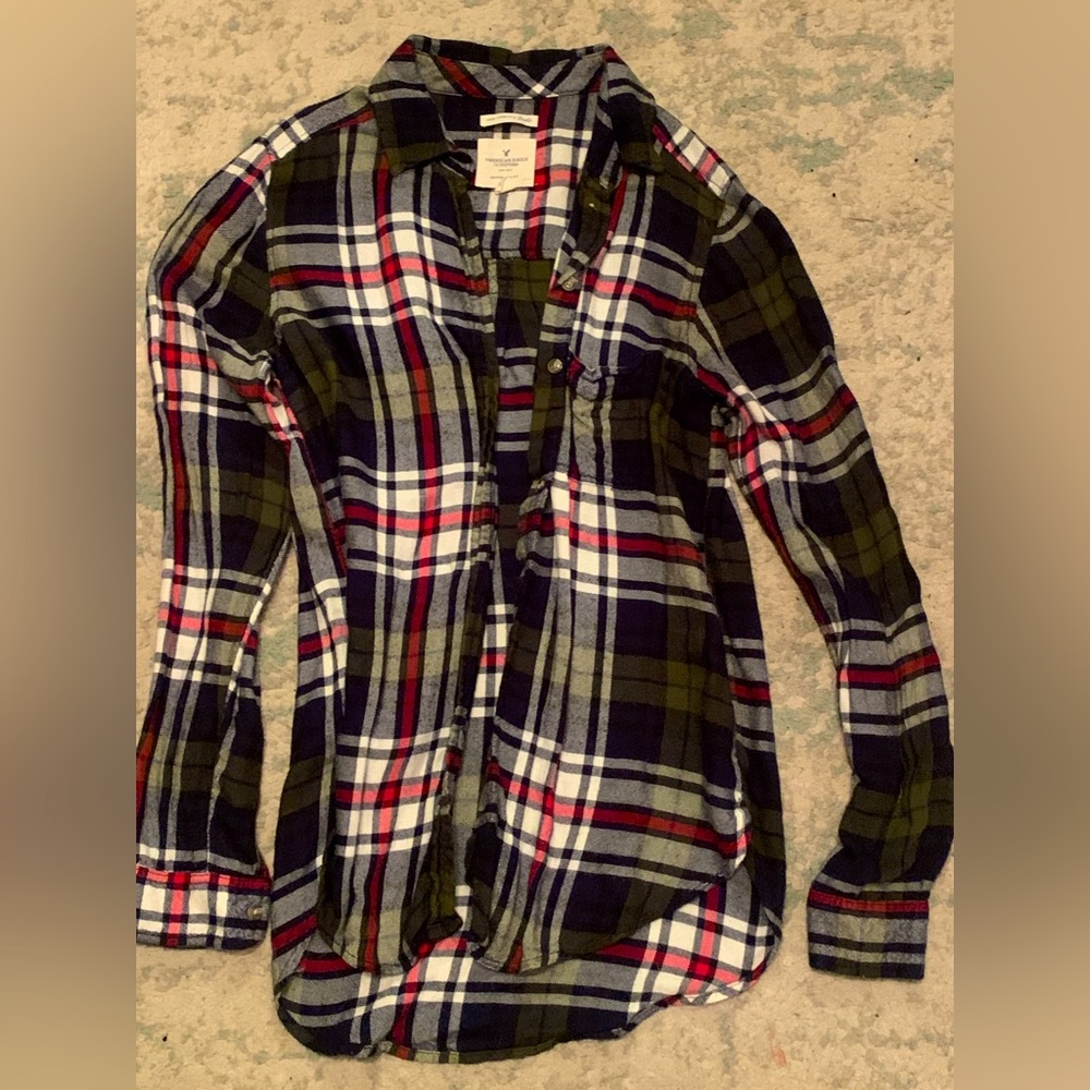 Long sleeve flannel. Blue plaid. New from American Eagle.